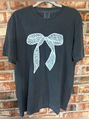 Comfort Colors Short Sleeve Tee with White Bow Graphic